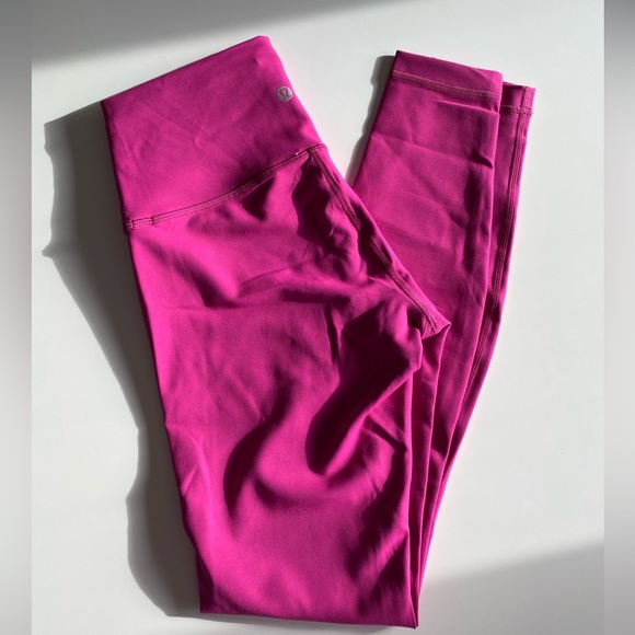 Lululemon size 6 Wunder Train - Picture 1 of 4